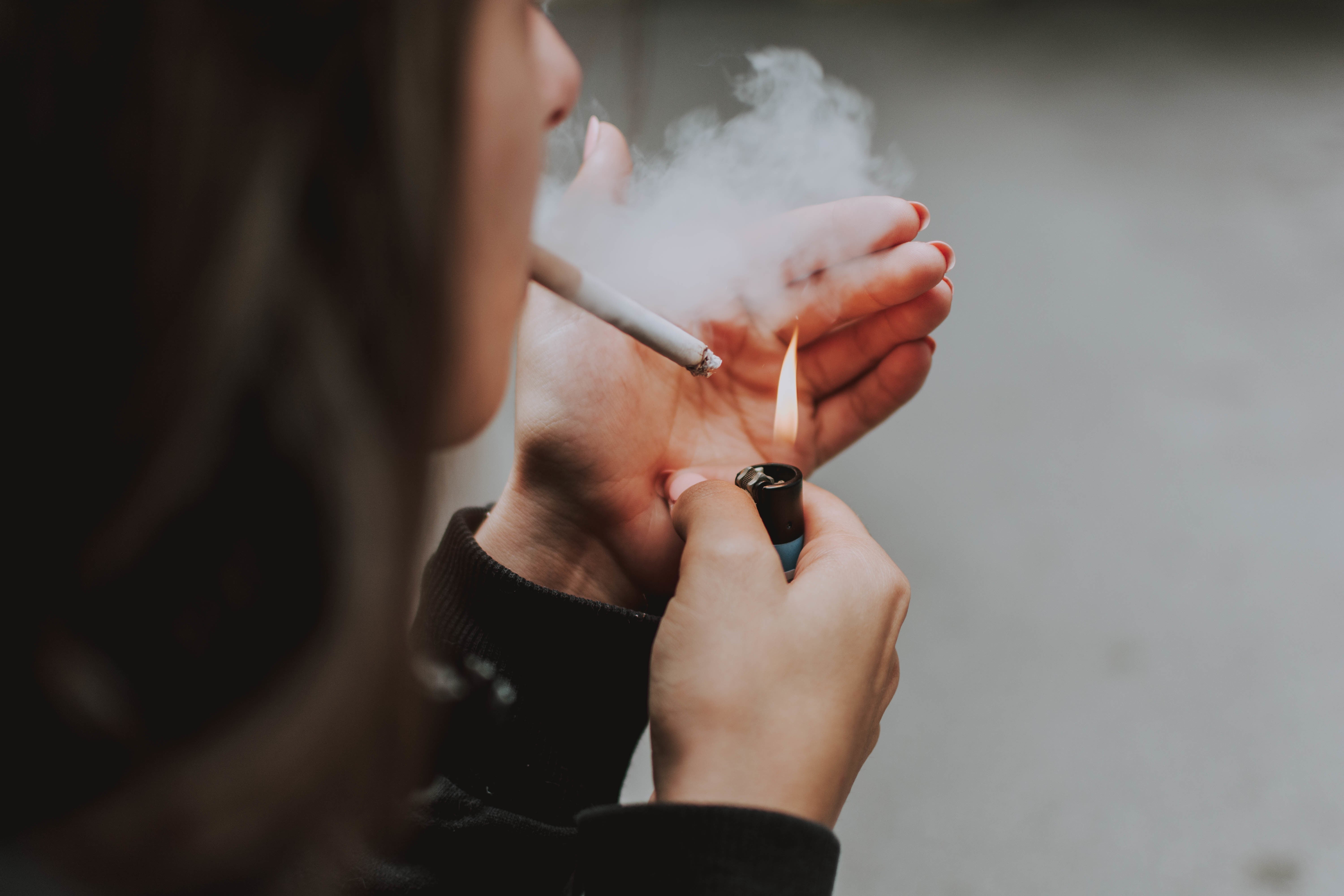 smoking cigarettes with braces Thinking about speeding up your treatment? Heres something you should know: can actually slow down the process. , When you smoke, it reduces blood flow to the gums and bones World No Tobacco Day: Say