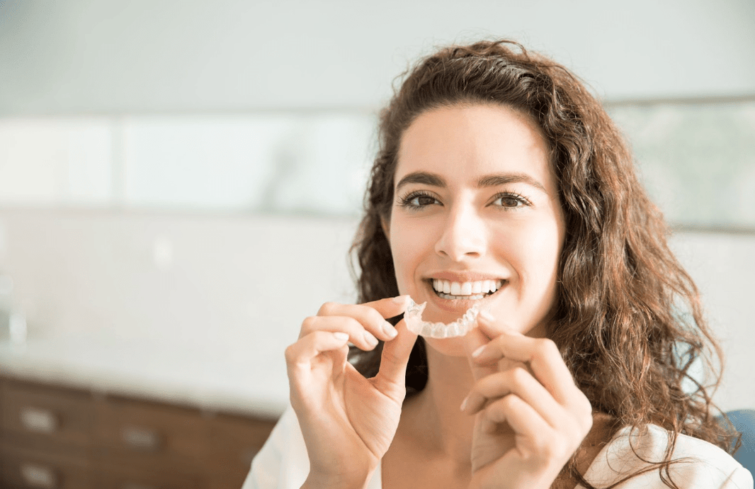 How Long Does a Retainer Last and What to Do If It Is Damaged? - Diamond Braces