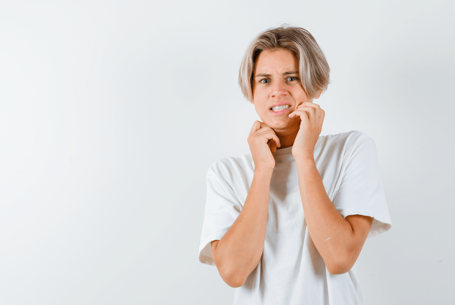 Why Does My Jaw Click When I Chew? Causes and What to Do - Diamond Braces